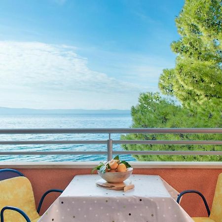 Apartments Promenada - Beachfront Tučepi エクステリア 写真