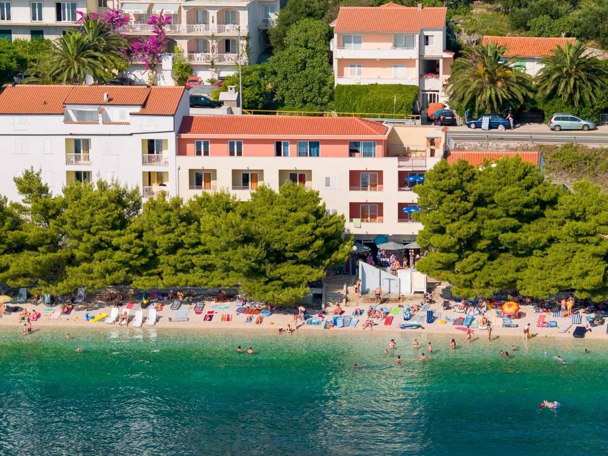 Apartments Promenada - Beachfront Tučepi エクステリア 写真