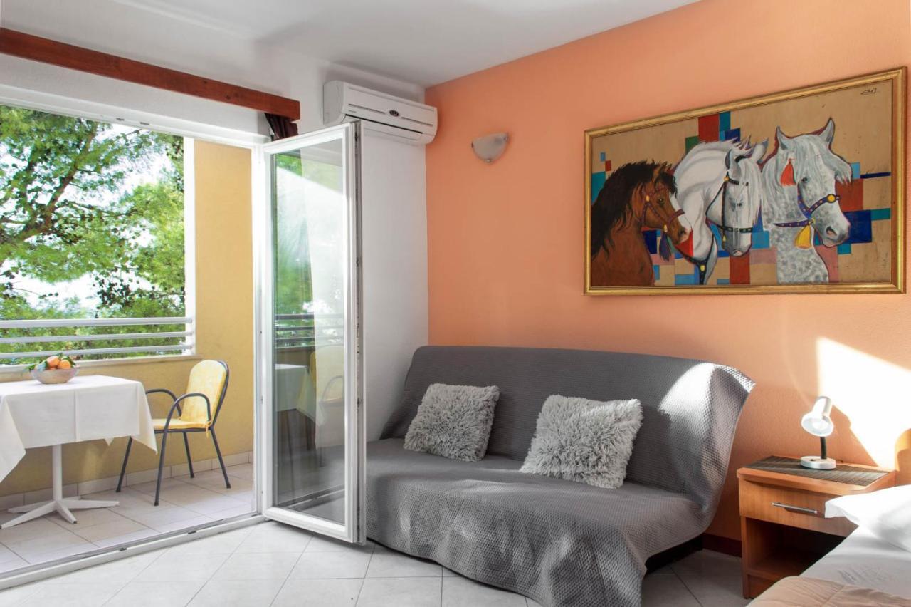 Apartments Promenada - Beachfront Tučepi エクステリア 写真