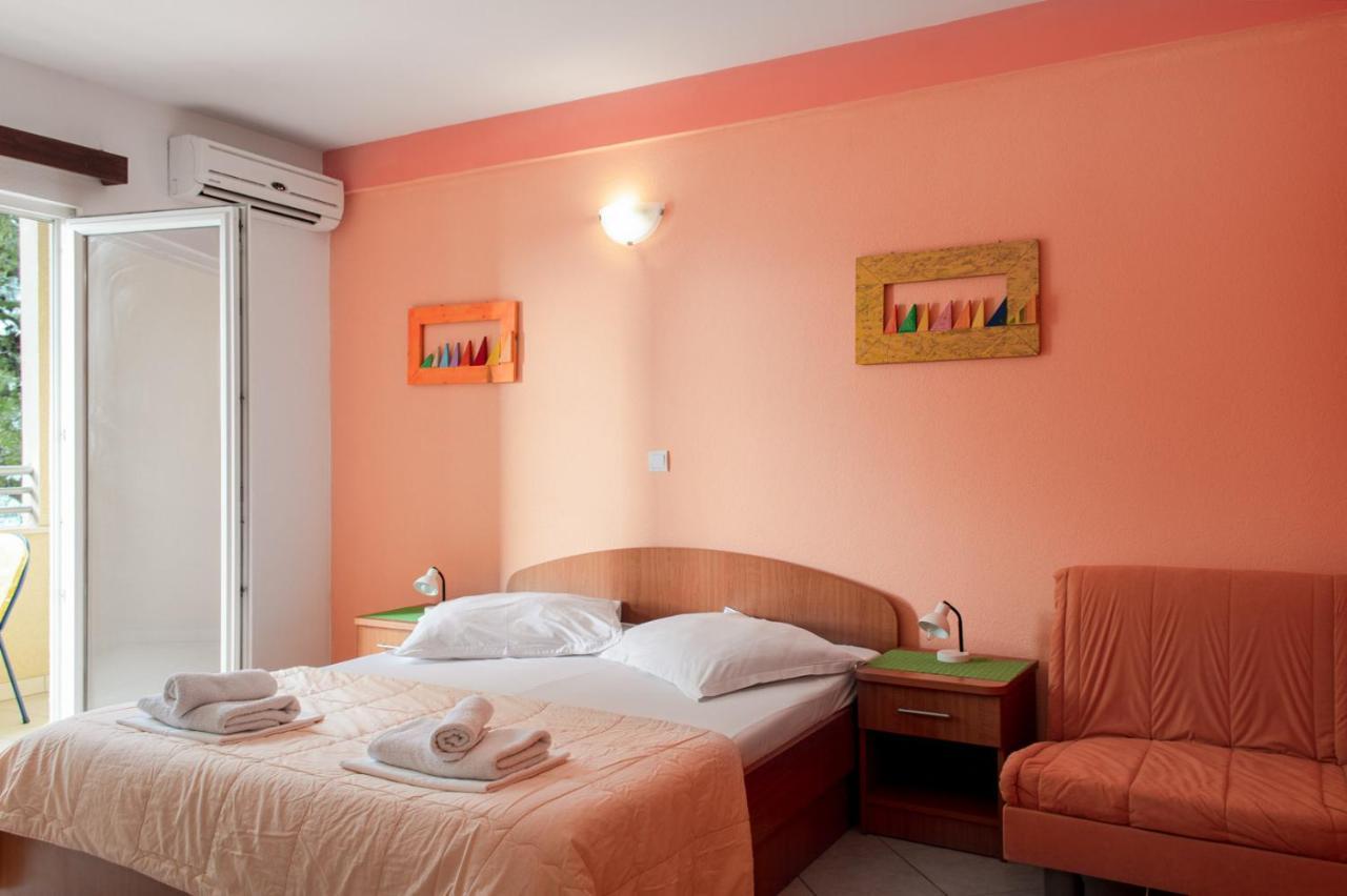 Apartments Promenada - Beachfront Tučepi エクステリア 写真