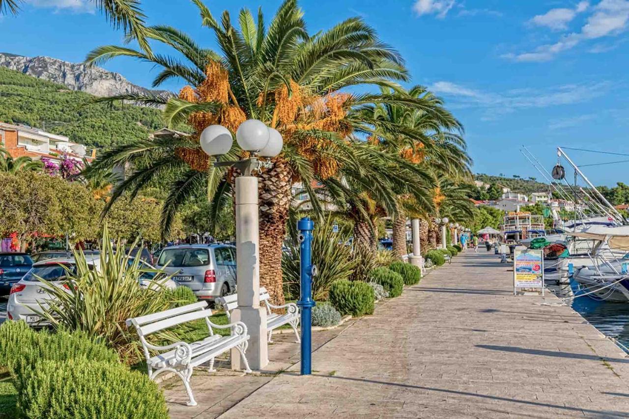 Apartments Promenada - Beachfront Tučepi エクステリア 写真