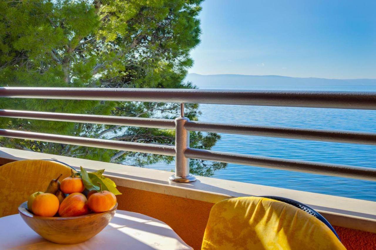 Apartments Promenada - Beachfront Tučepi エクステリア 写真