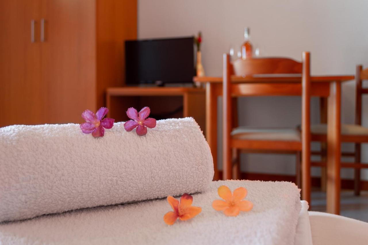 Apartments Promenada - Beachfront Tučepi エクステリア 写真