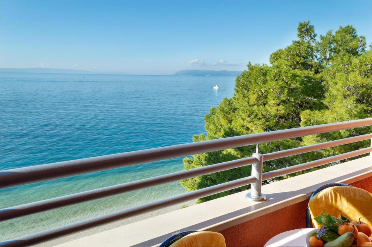 Apartments Promenada - Beachfront Tučepi エクステリア 写真